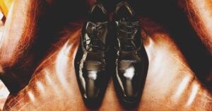 por qué se entierra sin zapatos zapatos de hombre de traje Funeraria la Milagrosa